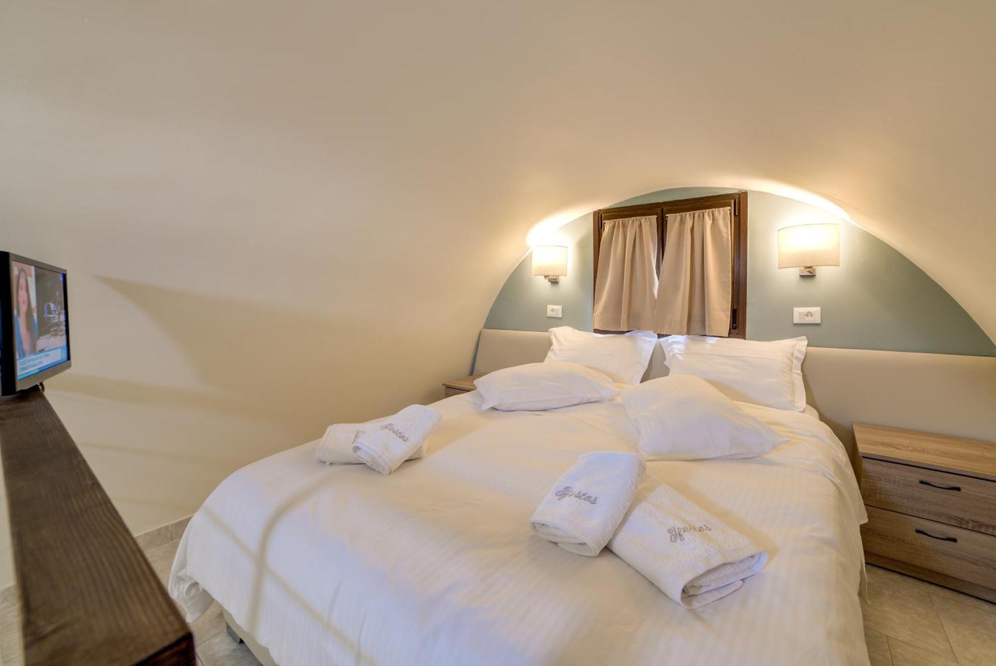 Ifestos Villa Фира Стая снимка