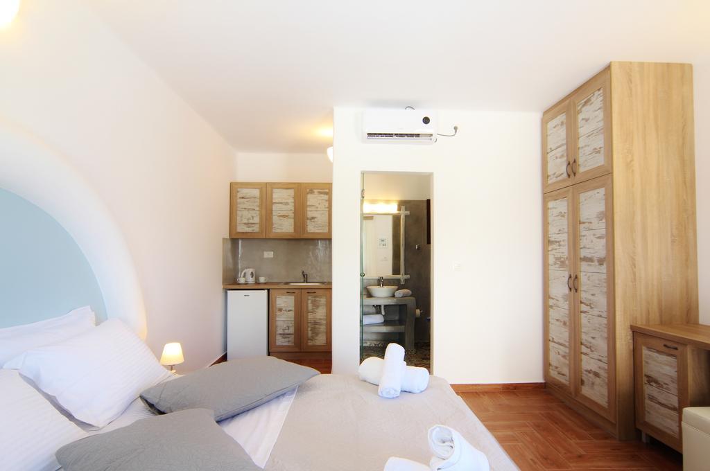 Ifestos Villa Фира Екстериор снимка