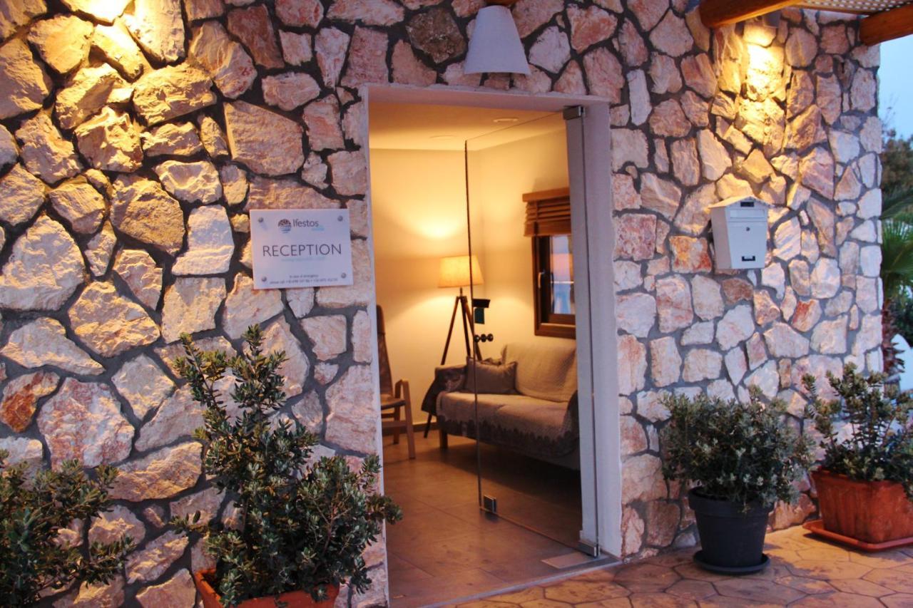Ifestos Villa Фира Екстериор снимка